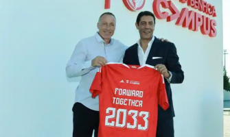 Nova camisola do Benfica homenageia o 20º aniversário do centro de estágio