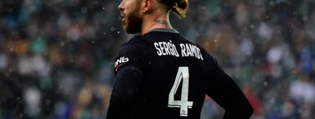 Terminou sua carreira de dois anos em Paris