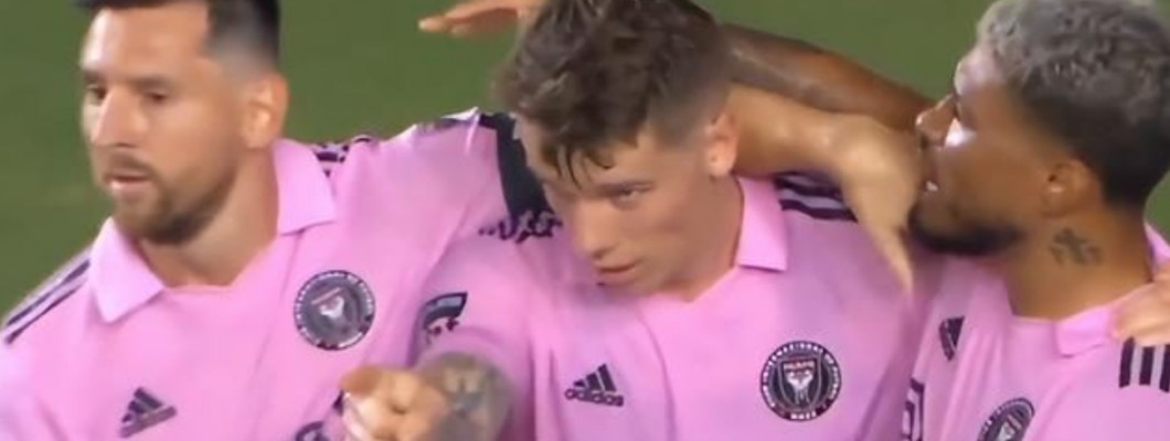 A camisa foi tirada novamente