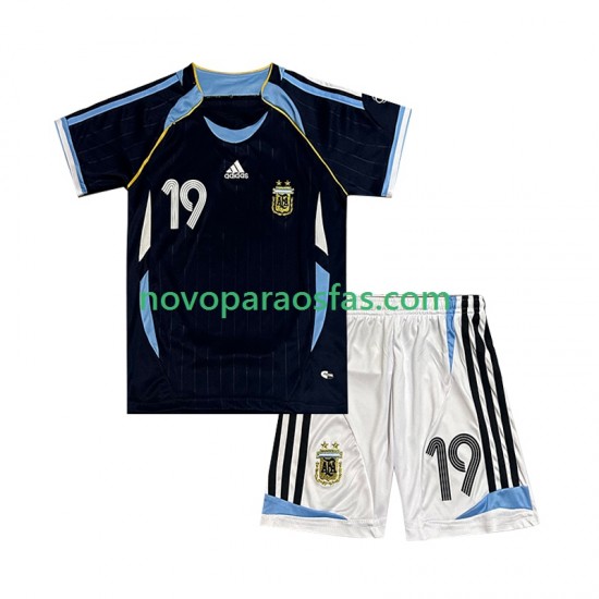 Camisolas Argentina Lionel Messi 19 Retro Criança Visitante 2006 Manga Curta